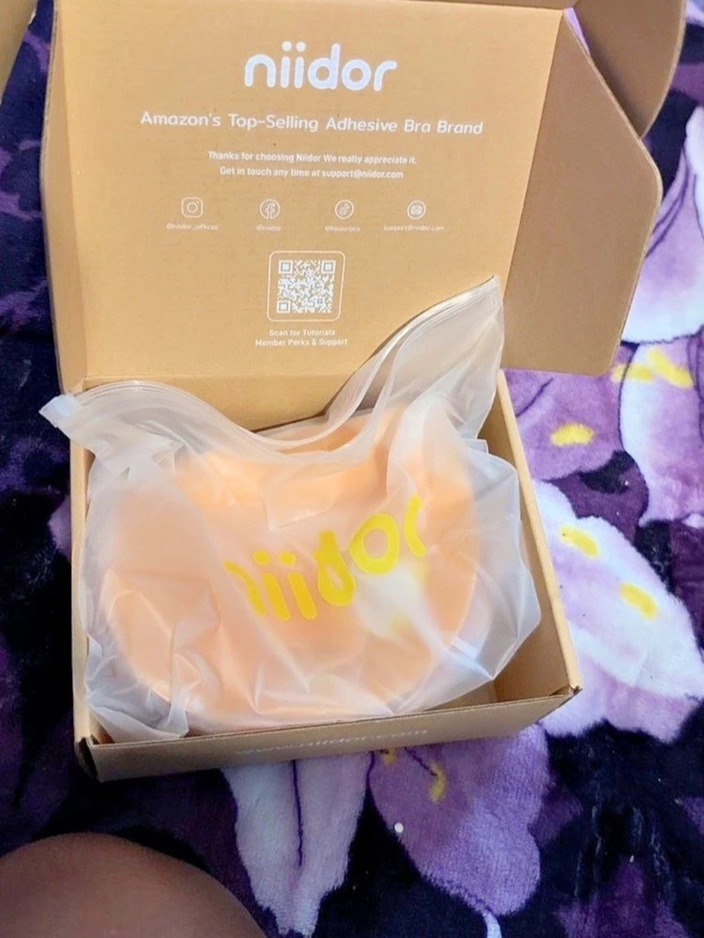 niidor Adhesive Bra in Yellow NWT